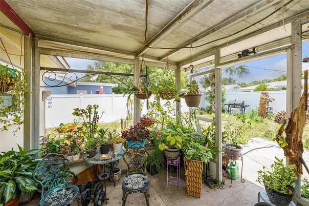 Exterior, Sun Room