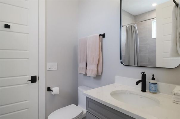 Bathroom, Interior, Recessed Lighting