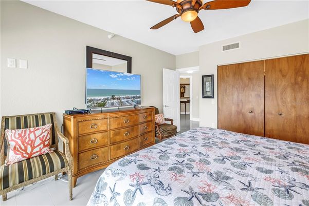Bedroom, Interior, Water