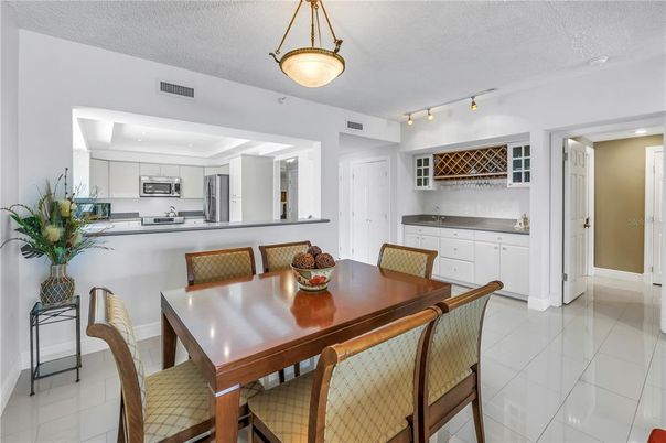 Dining room, Interior, Kitchen, Pendant Lights, Stainless Steel Appliances