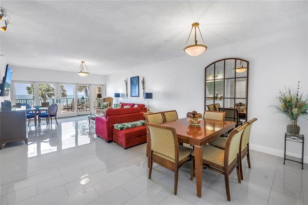 Dining room, Interior, Living room, Pendant Lights