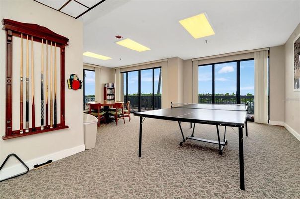 Game Room, Interior, Recessed Lighting