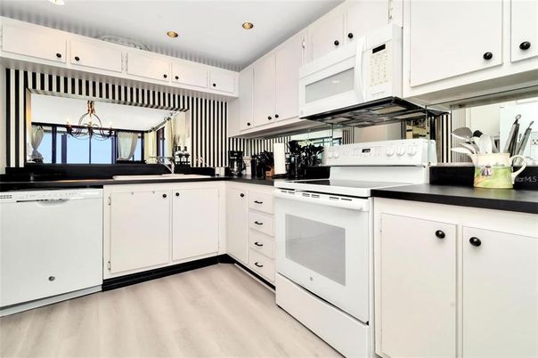 Chandelier, Interior, Kitchen, Pendant Lights, Recessed Lighting, Wood Texture Flooring