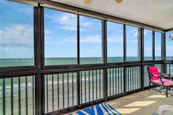 Interior, Sun Room, Water