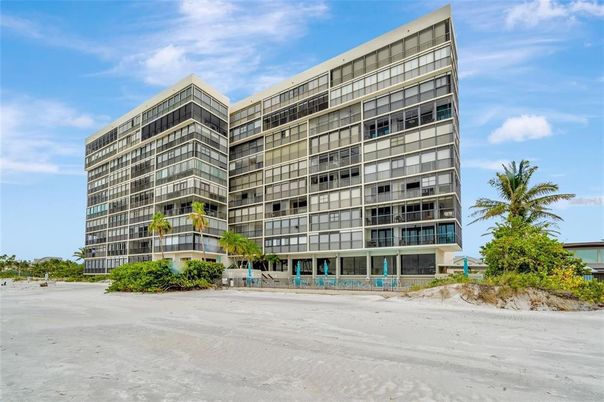 Exterior, Facade, Condo Building