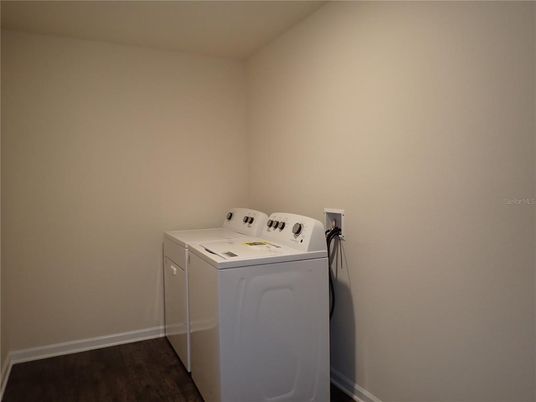 Interior, Washer, Wood Texture Flooring