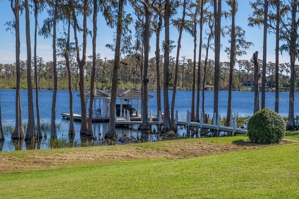 Exterior, Lake