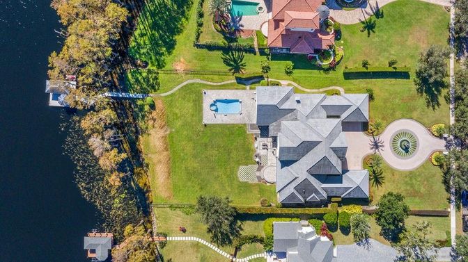 Exterior, Drone