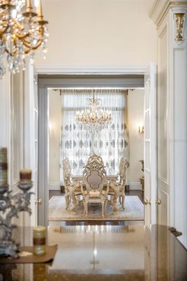 Chandelier, Interior