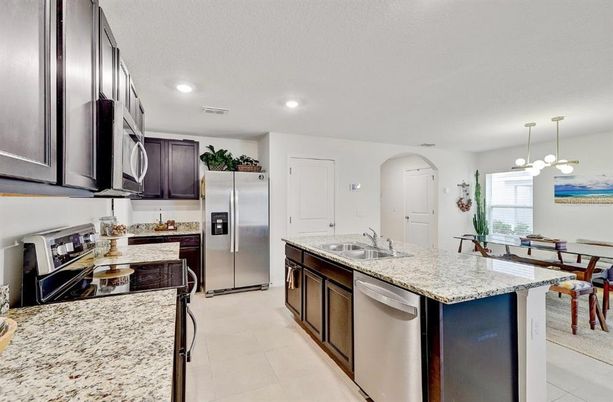 Dining room, Interior, Kitchen, Pendant Lights, Recessed Lighting, Stainless Steel Appliances