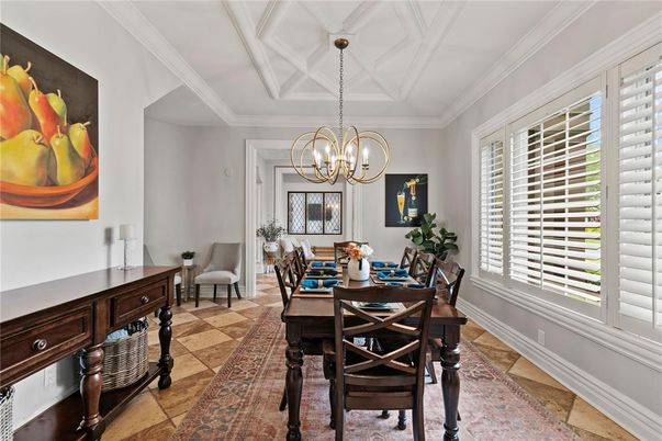 Chandelier, Dining room, Interior