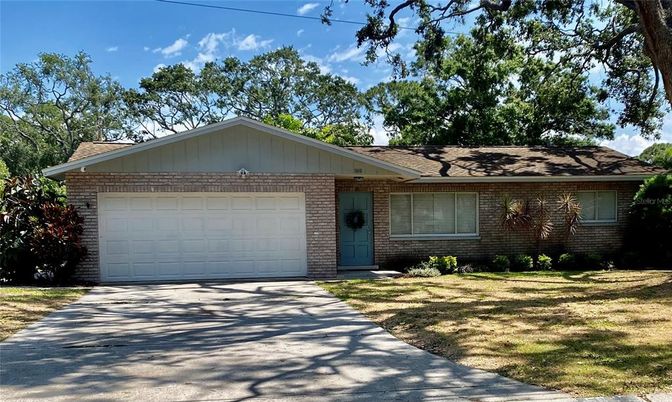 Attached, Exterior, Facade, Brick Facade, Ranch