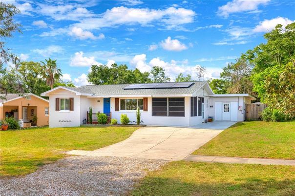 Backyard, Exterior, Facade, Solar Panels, Ranch