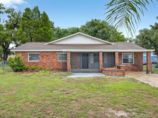 Exterior, Facade, Brick Facade, Ranch