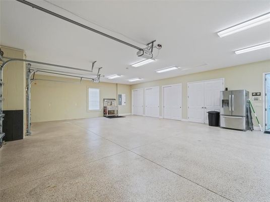 Garage, Interior