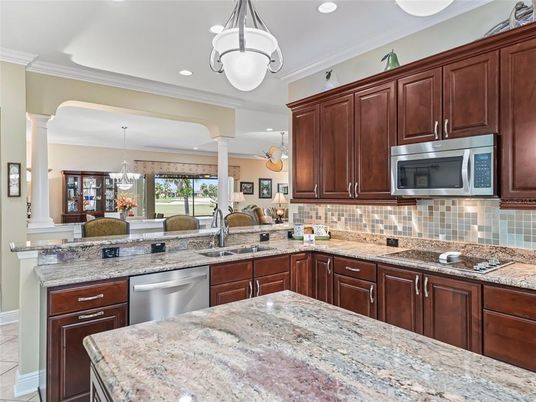 Dining room, Interior, Kitchen, Pendant Lights, Recessed Lighting, Stainless Steel Appliances
