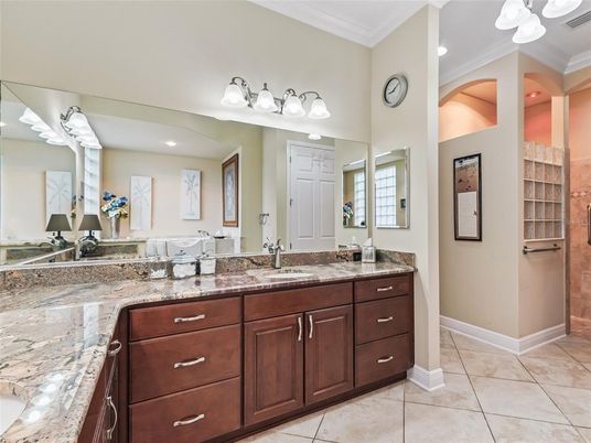 Bathroom, Dual Sink Vanities, Interior, Recessed Lighting