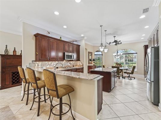 Chandelier, Dining room, Interior, Kitchen, Pendant Lights, Recessed Lighting, Stainless Steel Appliances