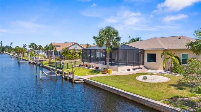 Exterior, Lake