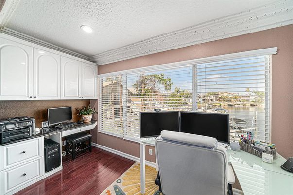 Home Office, Interior, Recessed Lighting, Wood Texture Flooring