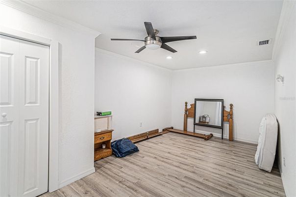 Empty room, Interior, Recessed Lighting, Wood Texture Flooring