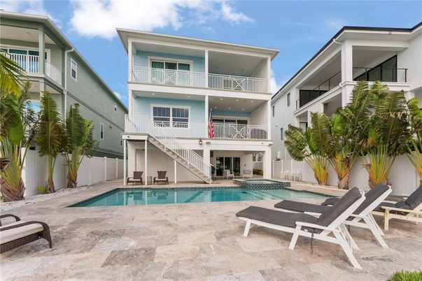 Exterior, Pool