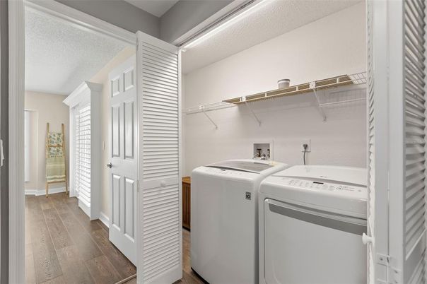 Interior, Utility Closets, Washer, Wood Texture Flooring