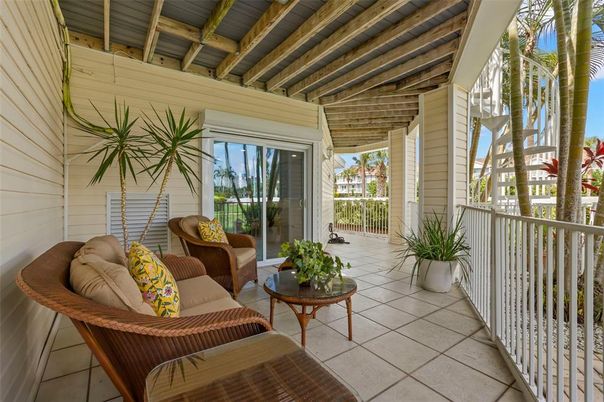 Exterior, Living room