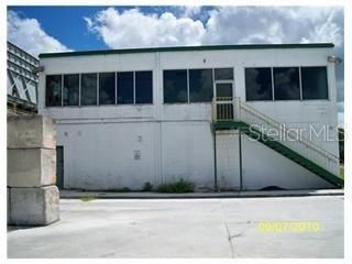 Attached, Exterior, Facade, Modern