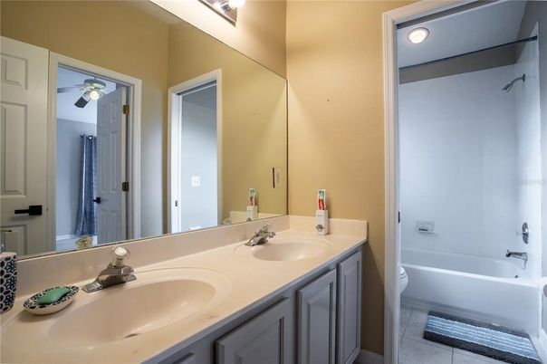 Bathroom, Dual Sink Vanities, Interior, Recessed Lighting