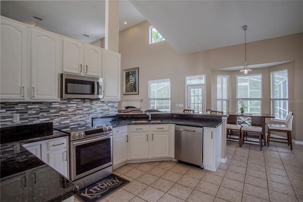 Dining room, Interior, Kitchen, Pendant Lights, Recessed Lighting, Stainless Steel Appliances