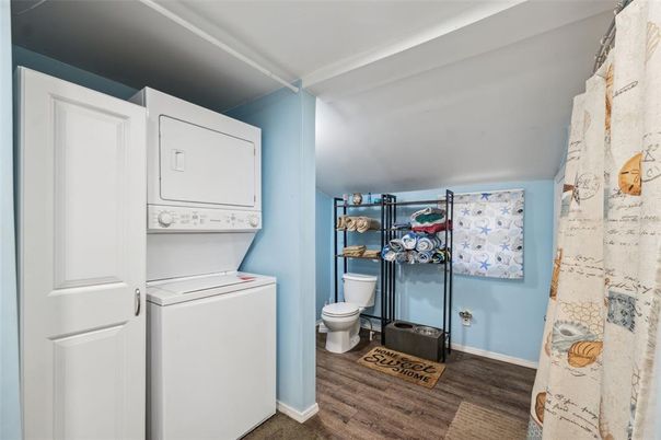 Interior, Utility Closets, Washer, Wood Texture Flooring