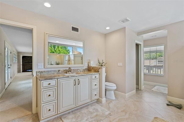 Bathroom, Interior, Recessed Lighting