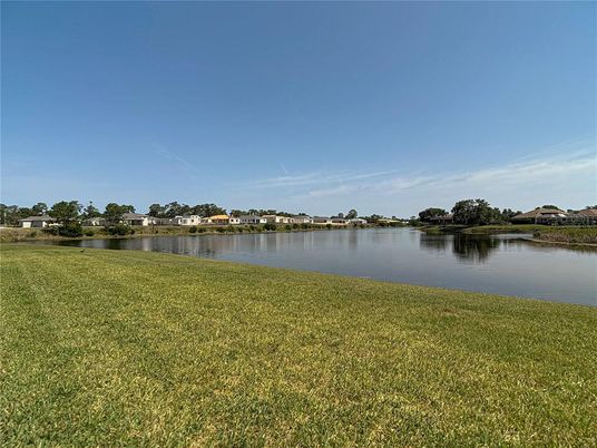 Exterior, Lake