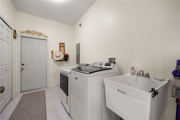 Interior, Washer