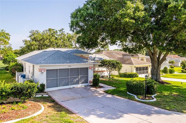 Attached, Exterior, Facade, Ranch