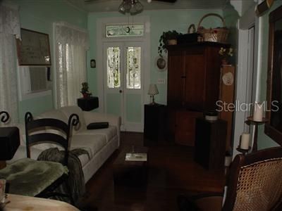 Interior, Living room, Pendant Lights, Wood Texture Flooring
