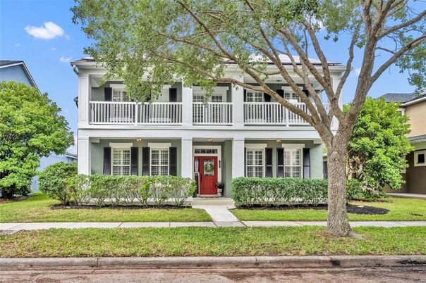 Exterior, Facade, American Foursquare