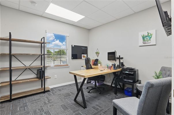 Home Office, Interior