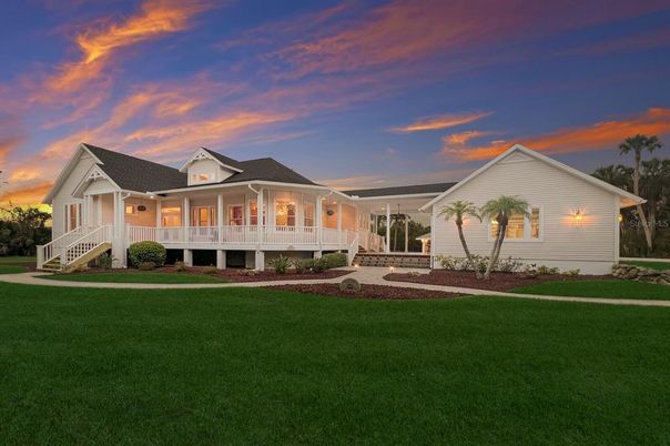 Backyard, Exterior, Facade, Farmhouse