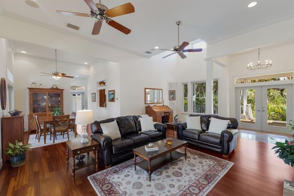 Chandelier, Dining room, Interior, Living room, Recessed Lighting, Wood Texture Flooring