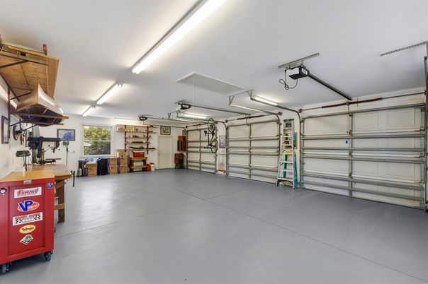 Garage, Interior