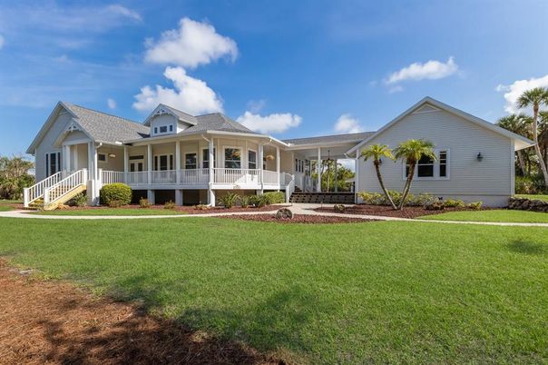 Backyard, Exterior, Facade, Farmhouse