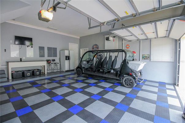 Garage, Interior