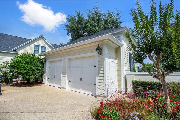 Detached Garage, Exterior