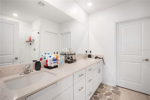 Bathroom, Dual Sink Vanities, Interior, Recessed Lighting