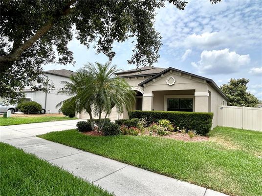 Backyard, Exterior, Facade, Ranch