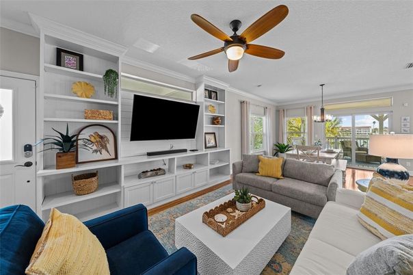 Dining room, Interior, Living room, Pendant Lights
