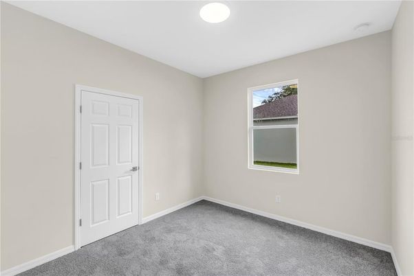 Empty room, Interior