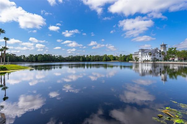 Exterior, Lake